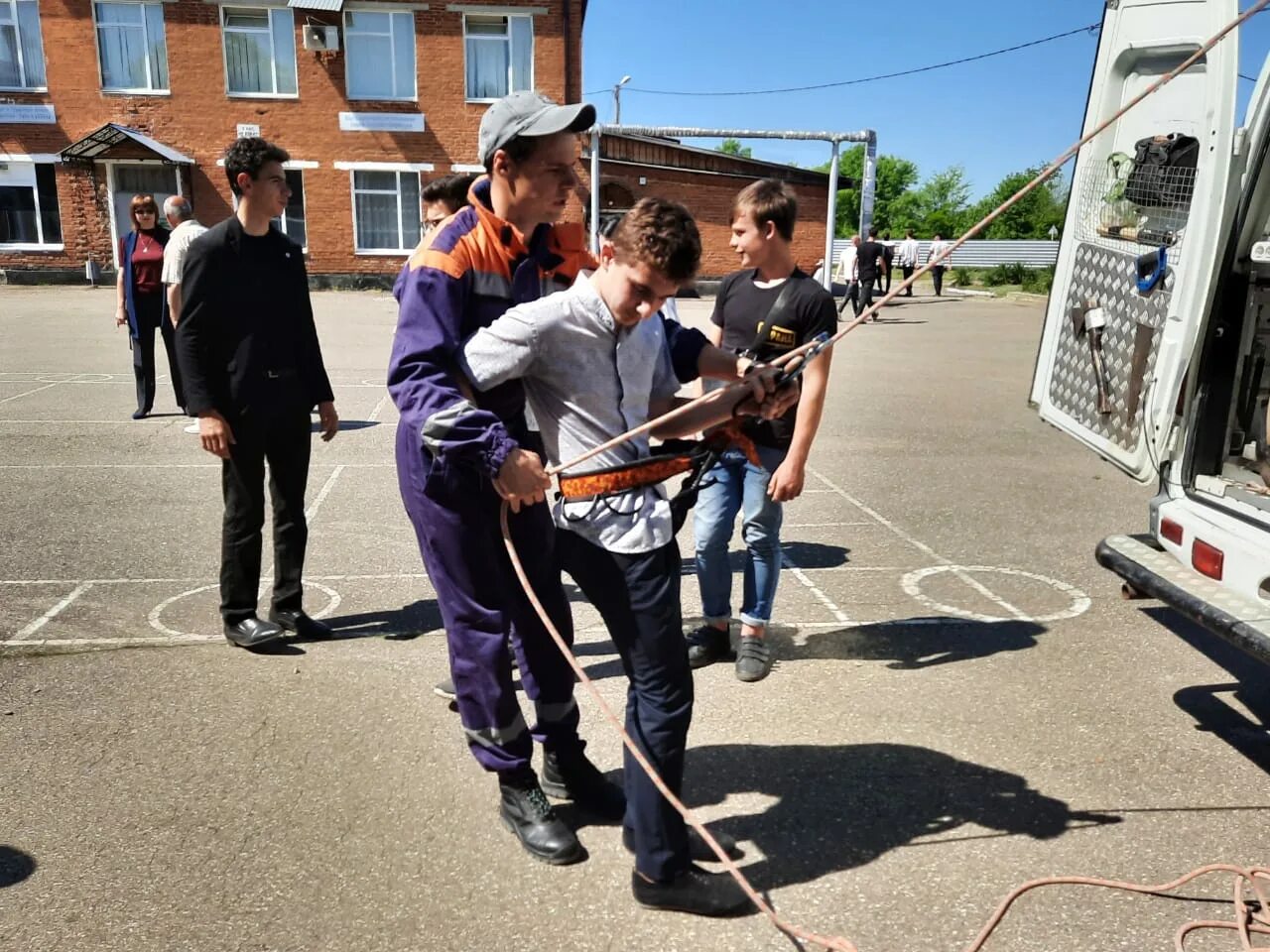 Прогноз погоды апшеронск на неделю. Апшеронск техникум Бурса. Пту-23 Апшеронск. Апшеронский автомобильного транспорта техникум.