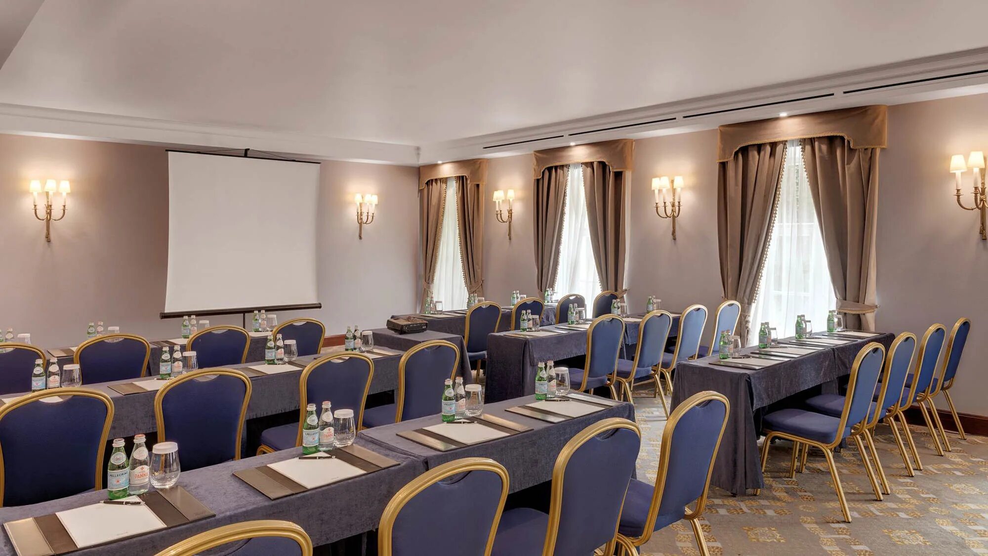 Гостиница кемпински мойка 22 санкт-петербург. Кемпински мойка 22 санкт-петербург. Кемпински мойка 22. Кемпински мойка 22. Мойка 22 санкт-петербург отель.