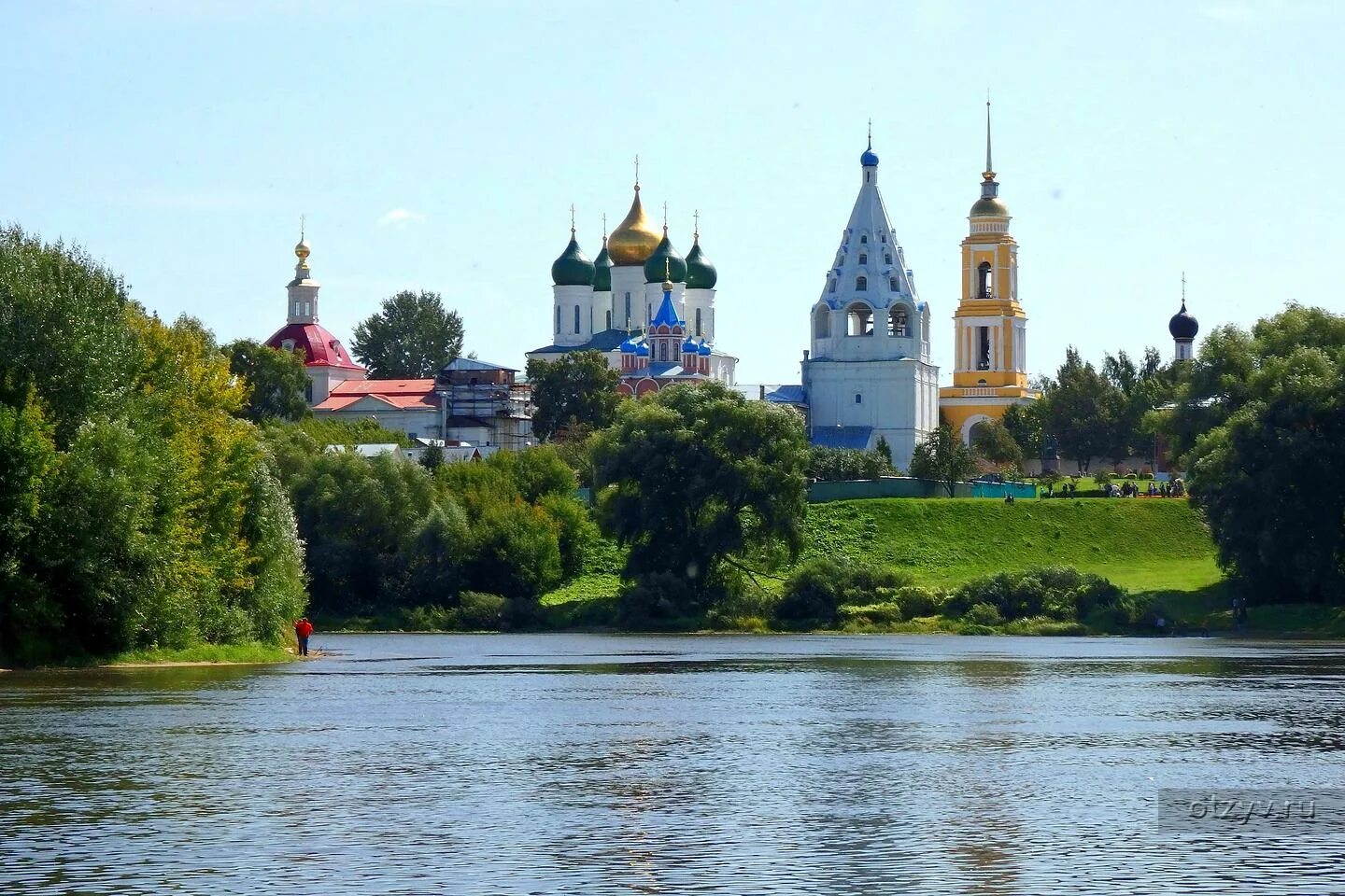 Подмосковный город в честь реки. Москва река Коломна. Черкизово Коломна. Коломенское Черкизово. Река Москва в городе Коломна.