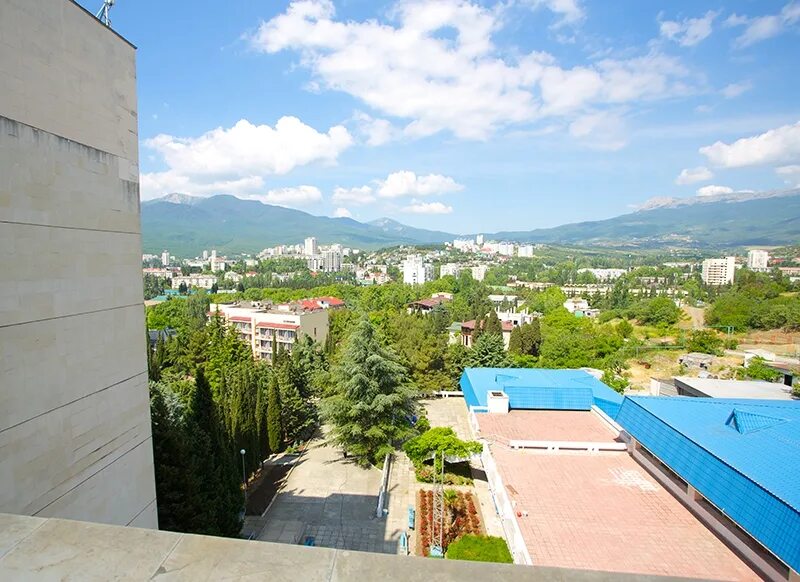 Алушта вилла голубая волна. Голубая волна алушта 1 корпус. Отзывы голубая волна алушта по социальной путевке. Санаторий голубая волна алушта. Отзывы голубая волна алушта по социальной путевке.