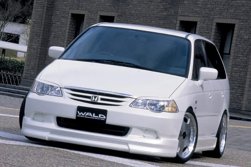 Honda odyssey 2000 tuning. Honda odyssey ra обвес. Обвес на хонду одиссей ра6. Хонда одиссей ra6 замена. Хонда одиссей ra6 2001.
