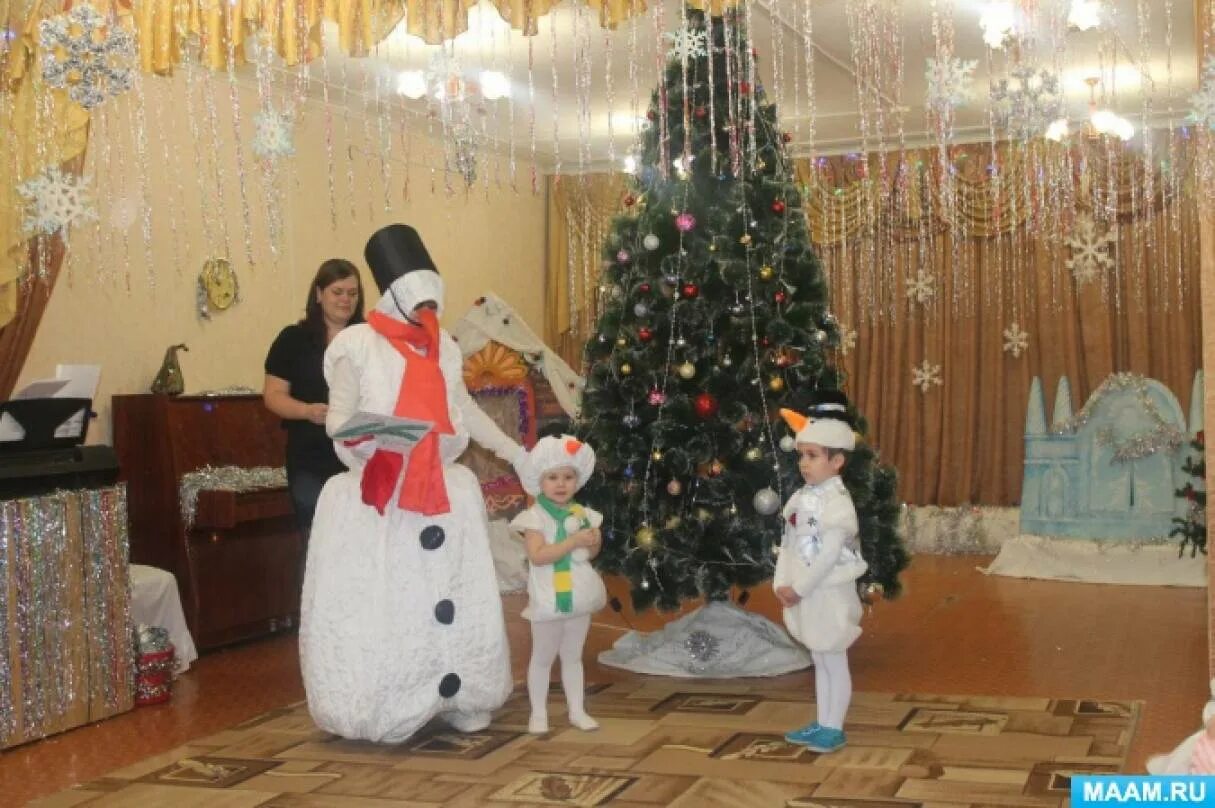 Новогодний праздник в ДОУ. Новогодний утренник в детском саду. Сценка на новый год в детском саду. Новогодняя сценка праздник для детей в детском. Детские новогодние сценария