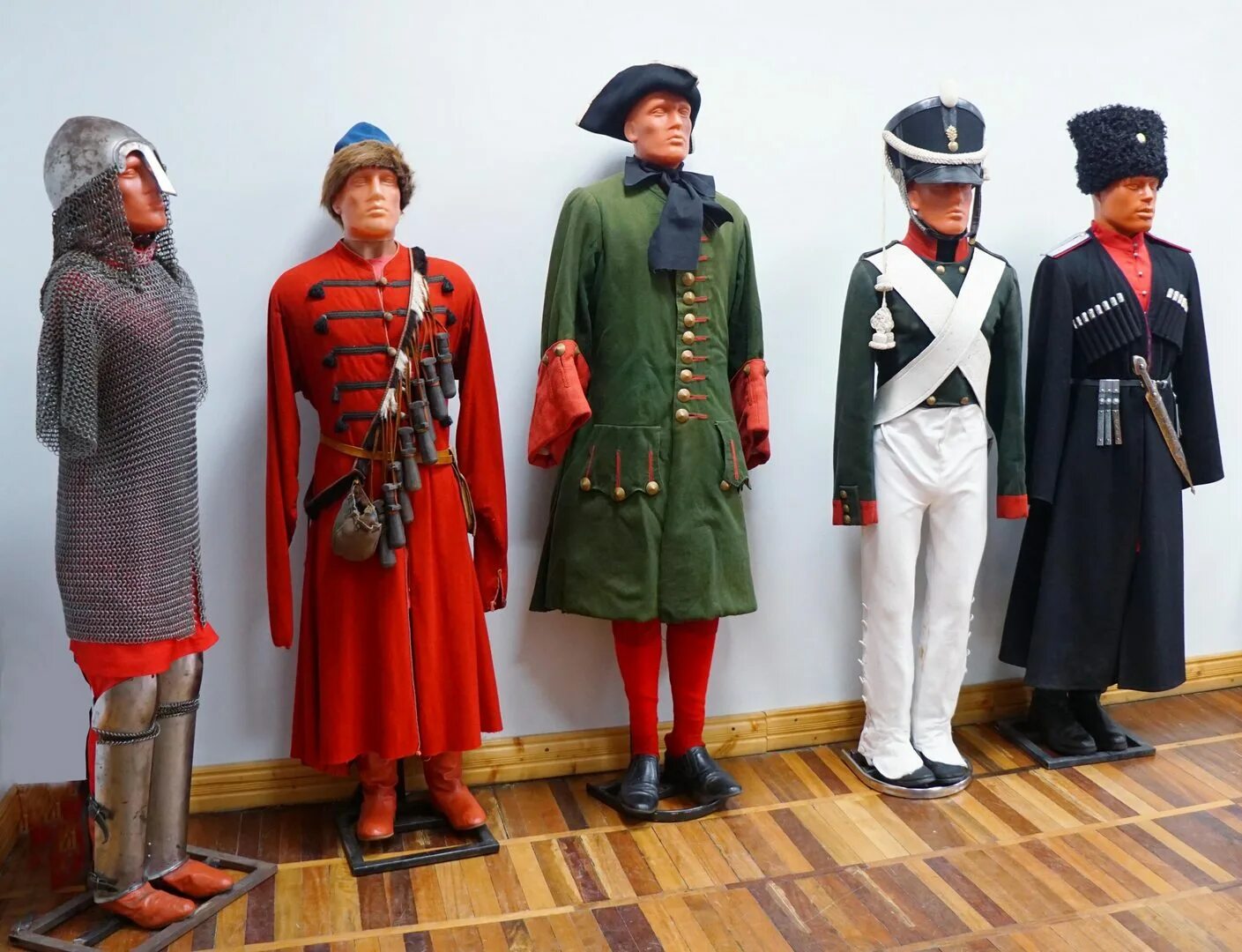 Сергей попов униформа. Музей военной формы 1812 года в москве. Зимняя парадная форма адмиралов ссср. История формы одежды. Военная форма.