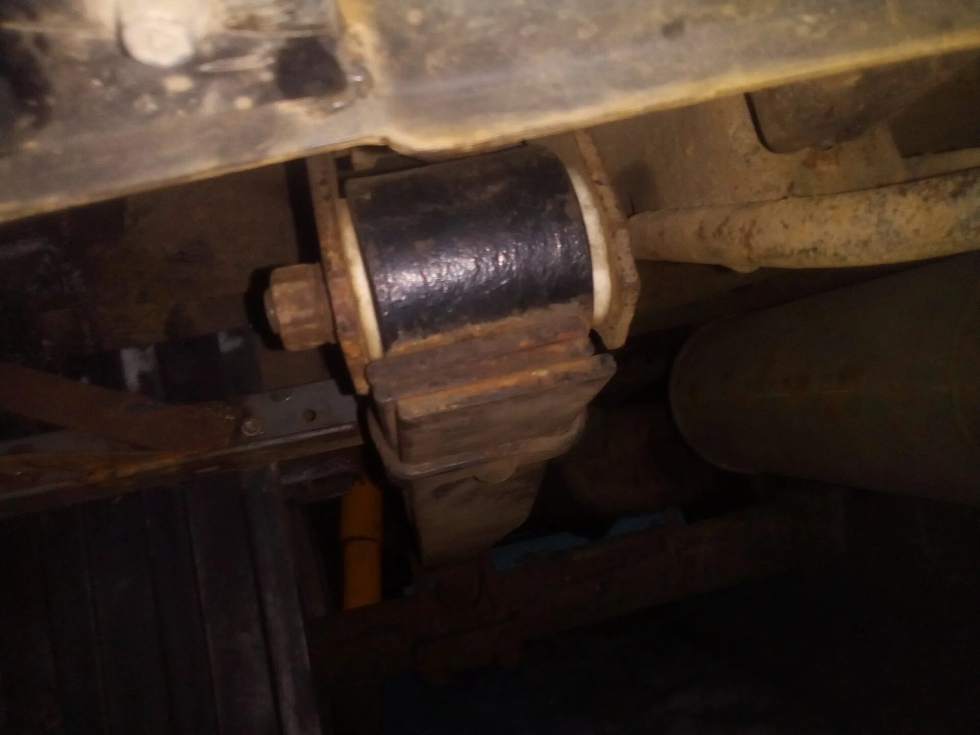 Сайлентблок задней рессоры уаз патриот. Сайлентблоки задних рессор уаз патриот. Как поменять сайлентблоки рессор. Как поменять сайлентблоки рессор. Как поменять сайлентблоки рессор.