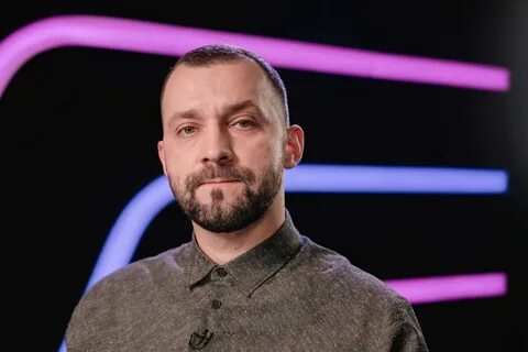 Где комик белый