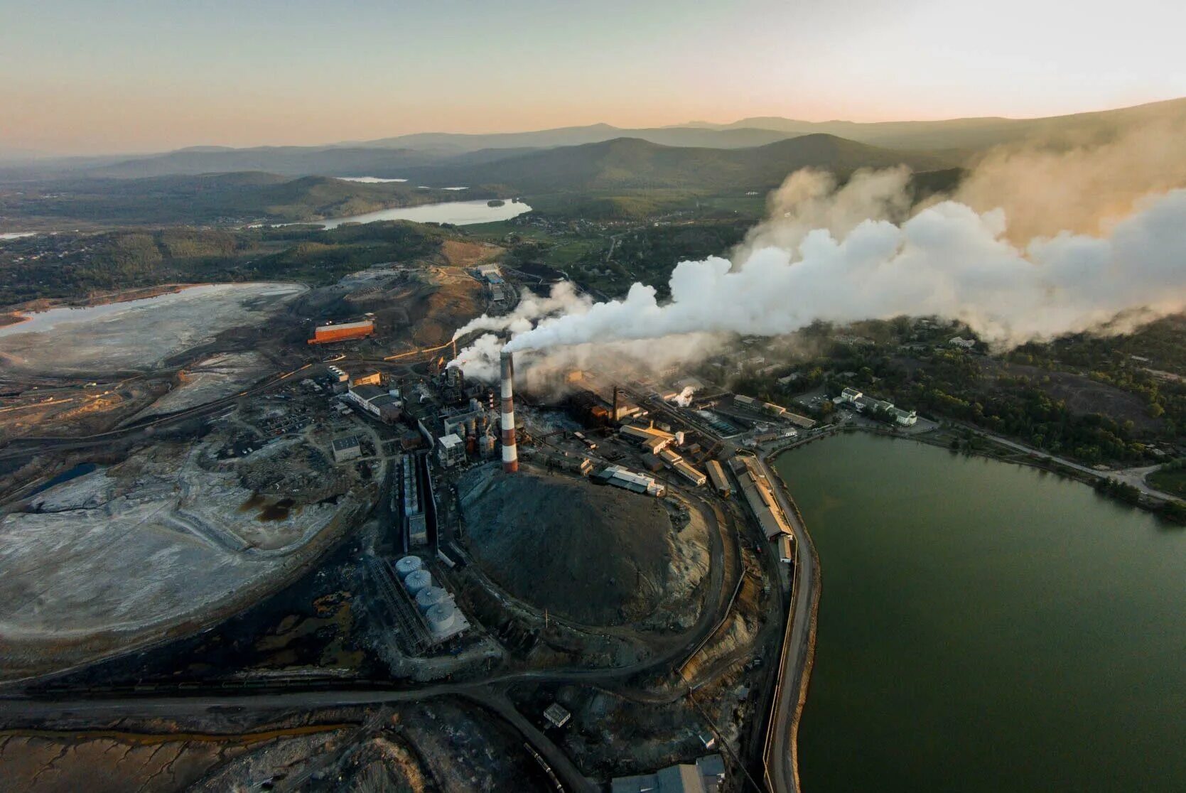 Южный урал промышленный. Южный урал промышленный. Южный урал промышленный. Город карабаш урал. Завод мечел челябинск.