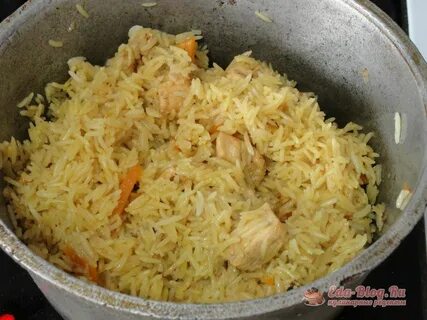 Вкусный плов на плите с курицей