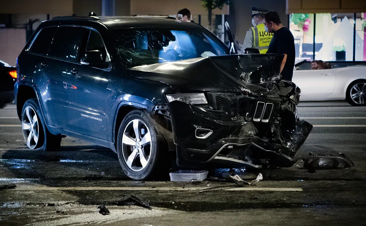 Какая машина попадает в аварию. Grand Cherokee Михаила Ефремова. Джип Гранд Чероки Михаила Ефремова.