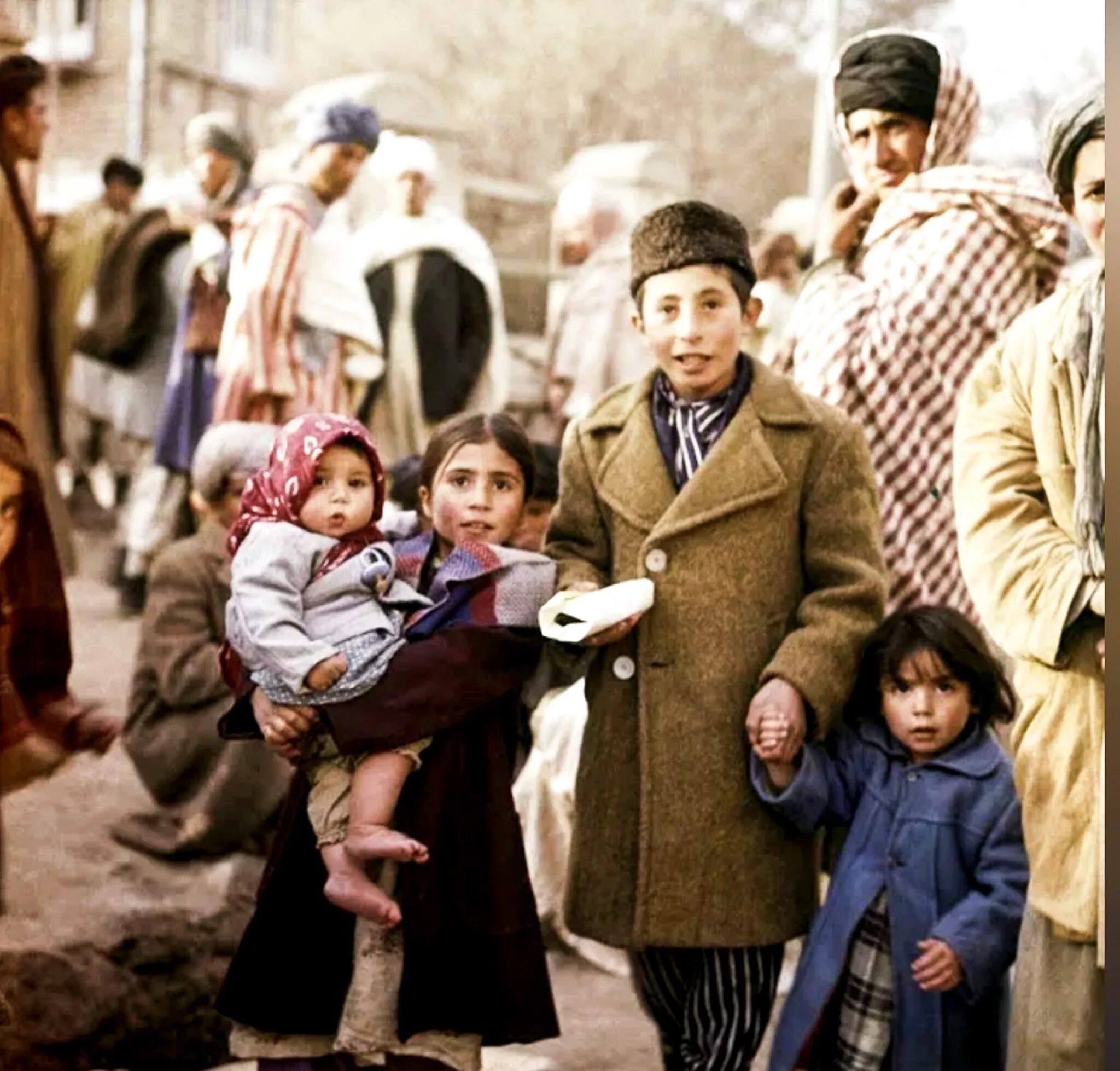 Мирные жители дети. Кабул 1975. Афганистан Кабул 1967. Кабул Афганистан 1950. Кабул 1960е.