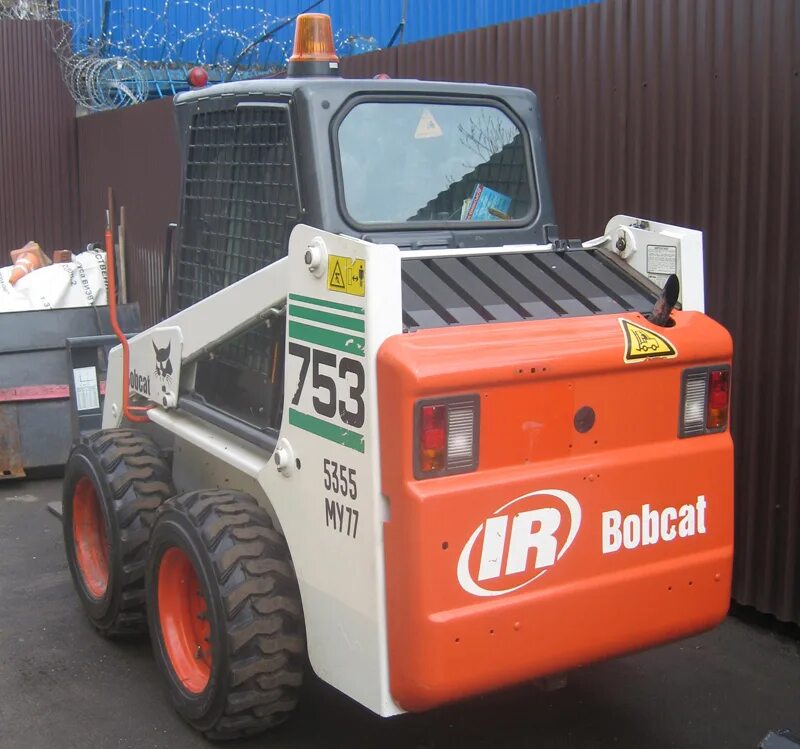 Bobcat ru. Бобкэт 753. Bobcat s 753. Бобкэт погрузчик 753. Bobcat 751.