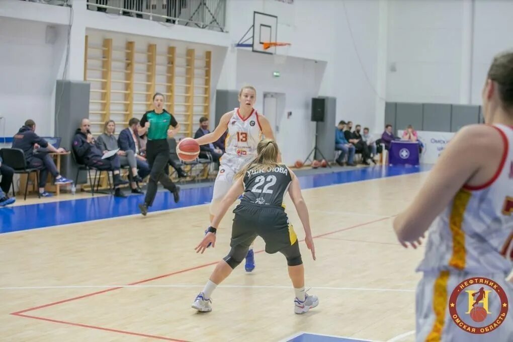 Нефтяники омск универ. Нефтяник омск. Сибирский нефтяник омск бокс. Дворец малунцева омск. Окей нефтяники омск.