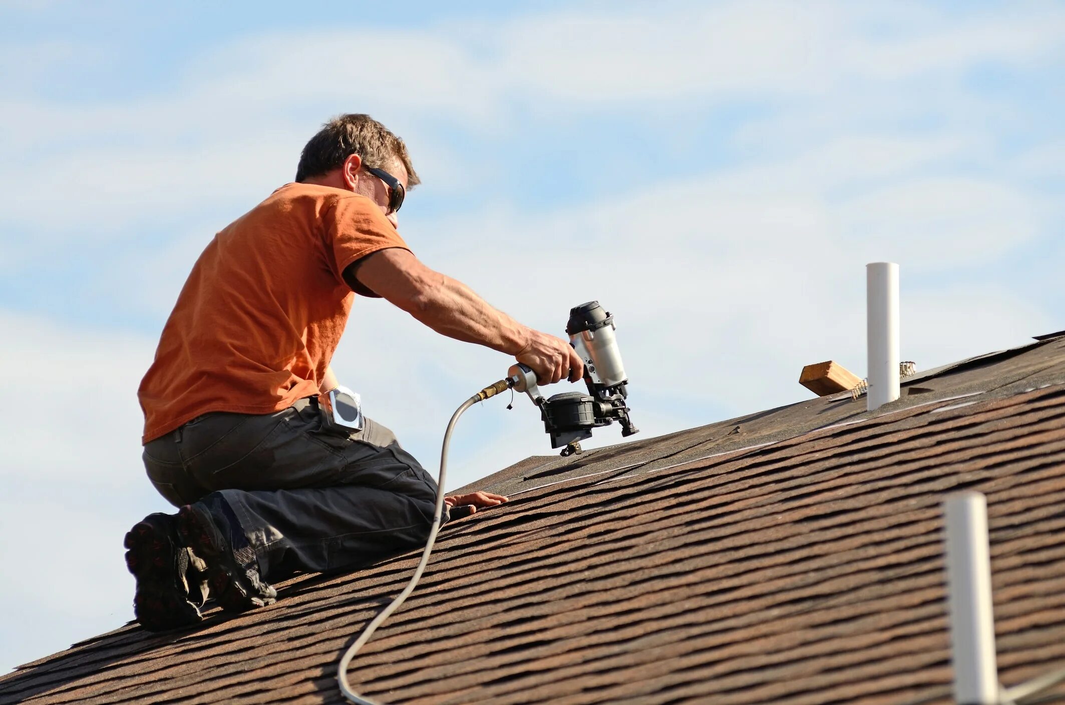 Кровельные работы. Кровля под ключ. Roof installation. На крыше. Roof installation.