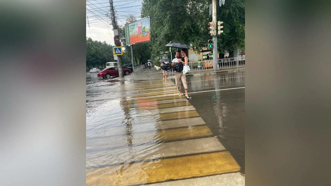 Через сколько будет дождь. Воронеж дождь. Ливень в Воронеже. Ливень в Московской области. Воронеж затопило.