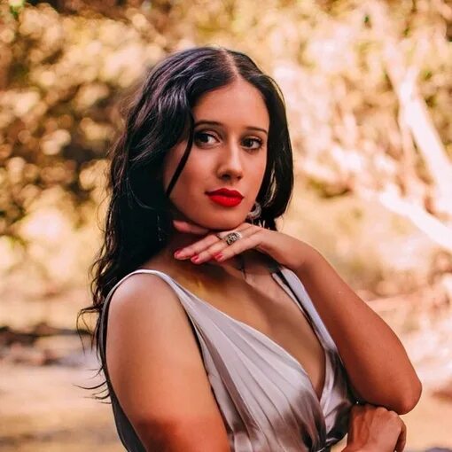 Сосо девушка. Красивые брюнетки. Стройная брюнетка с длинными волосами. Шей митчелл фотосессии. Татуировки для девушек.