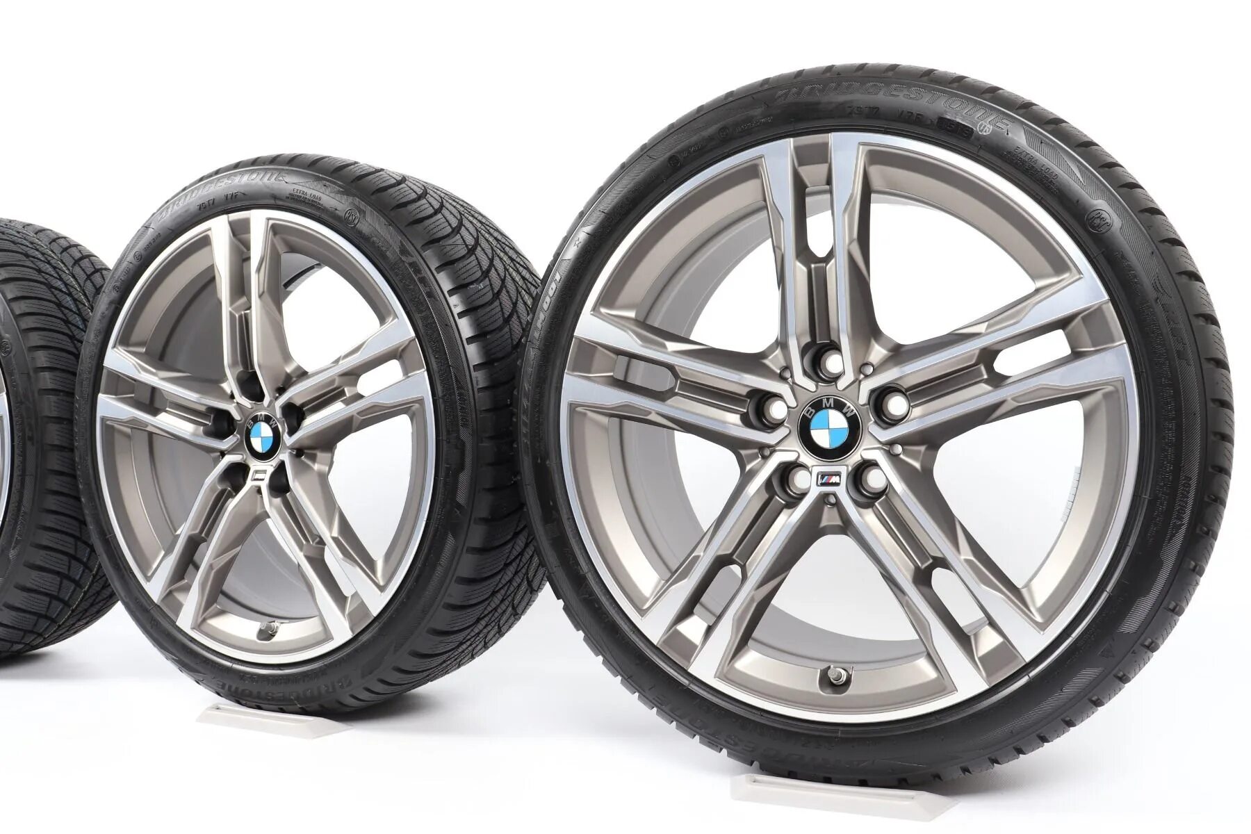 448 стиль bmw f15. 405 стиль bmw r17. Колеса r18 bmw. Колеса r18 bmw. Колеса 225/55 р17 бмв е39.