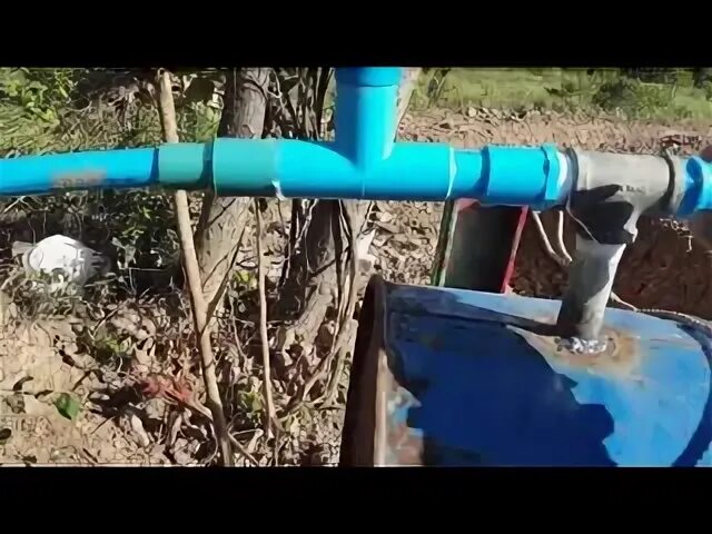 Как вылить воду из бочки без насоса