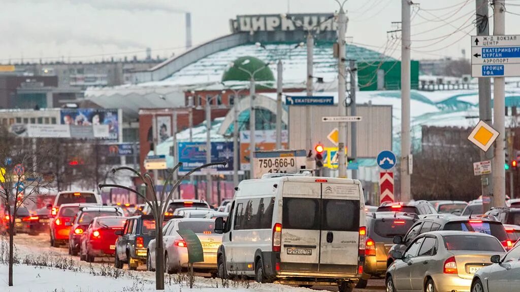 Челябинск второй день стоит в 9-балльных пробках. Скрин