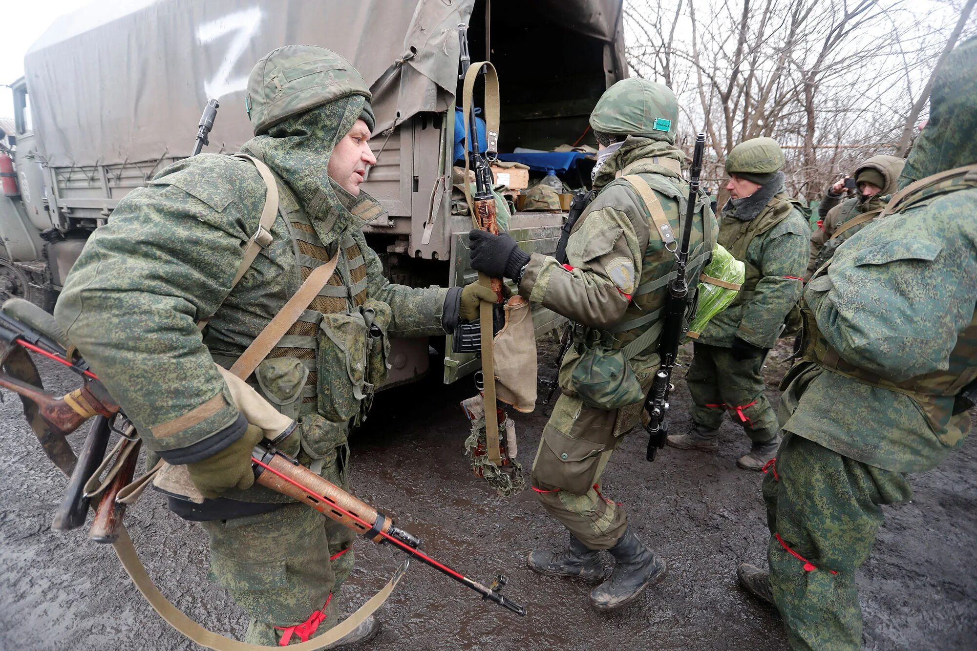 Украинцы отступают. Российские войска на Украине. Российский солдат. Российская армия на Украине.