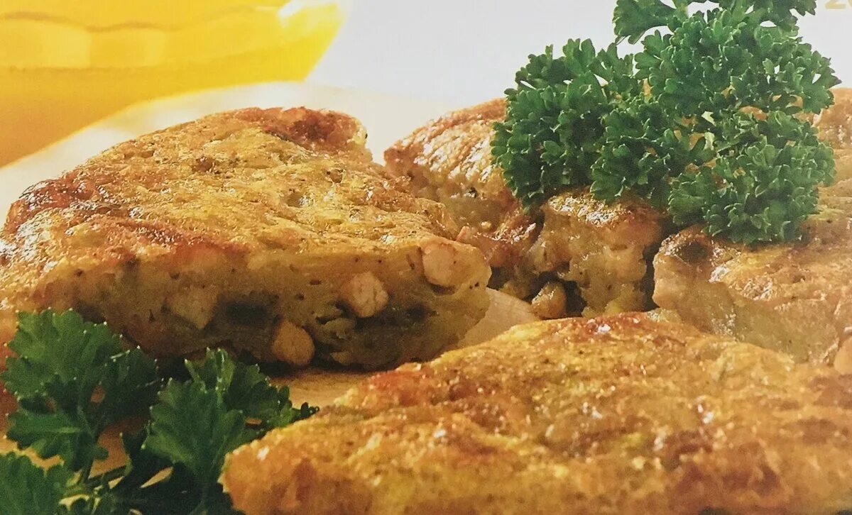 Драчена белорусская кухня. Драчена. Блюдо драчена. Драчена белорусская кухня. Яичная драчёна.