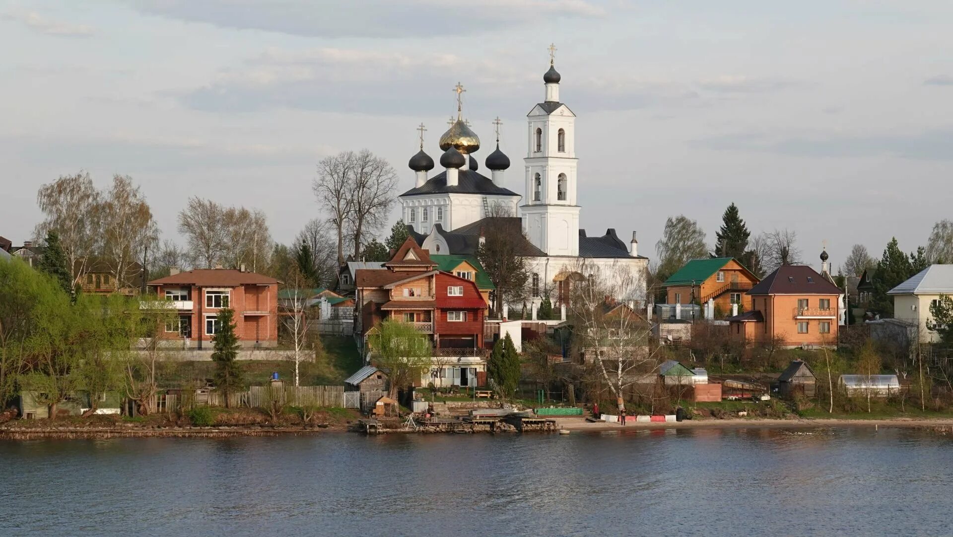Храм воздвижения креста господня в свердлово село свёрдлово. Село свердлово конаковского района. Село свердлово конаковского района. Тверская область, свердлово. Свердлово поселок тверская область конаковский район село.