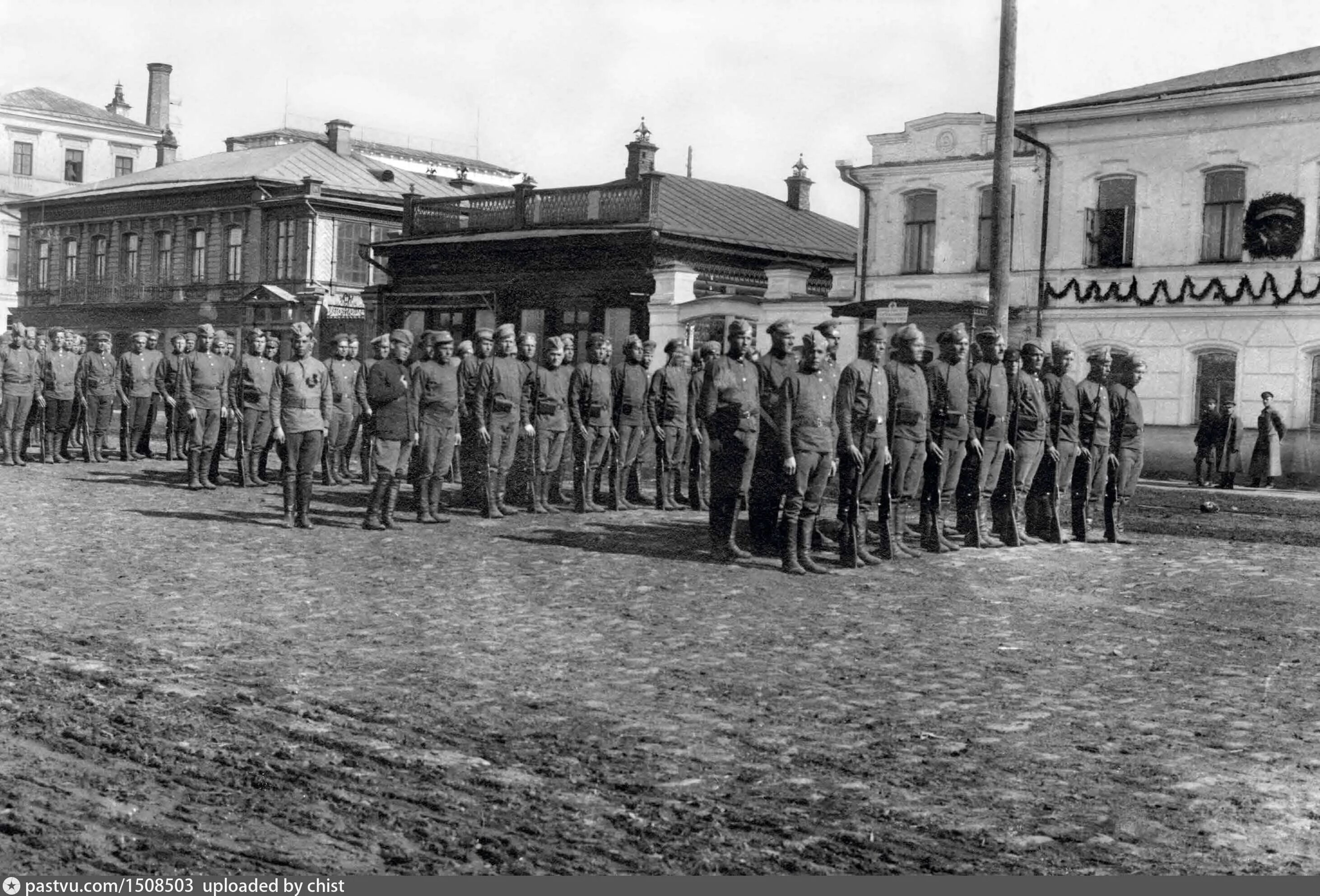 Свердловские большевики. Сибирская армия Колчака 1919 в Екатеринбурге. Парад красной армии 1919. Барнаул.1919 парад белой армии. Парад в Екатеринбурге 1919 г.