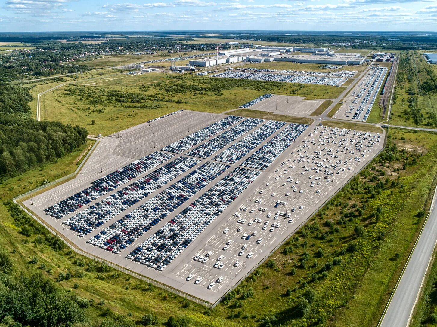 Volkswagen калуга. Завод VW В Калуге. Фольксваген груп рус Калуга завод. Завод в Калуге Фольксваген в Калуге. Территория завода Фольксваген в Калуге.