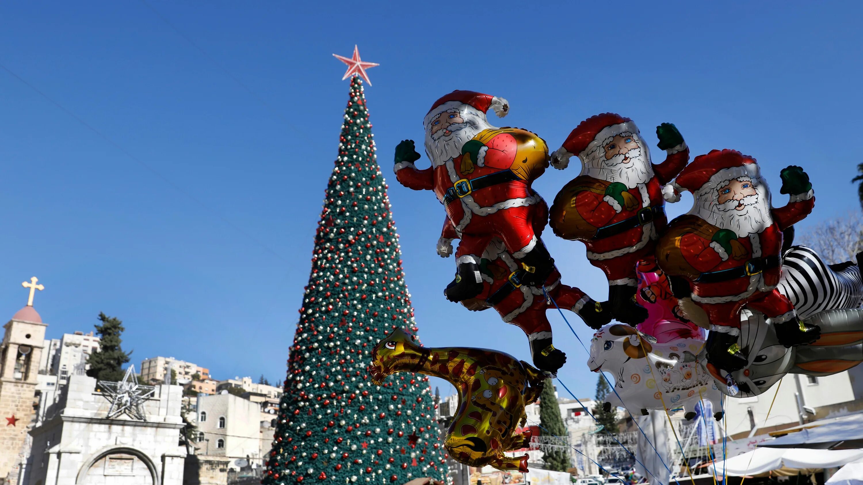 Crazy Santa Claus's - Mirror Online