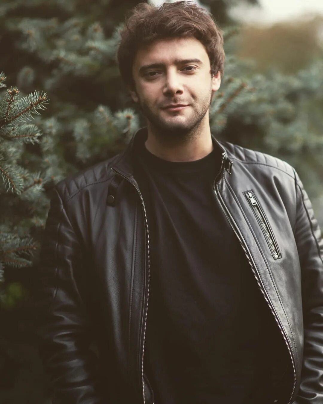 ягыз джан коньялы ловушка. ягиз кан коньялы. ягызджан коньяли. турецкие актёры ягизджан коньяли. ягизджан коньяли.