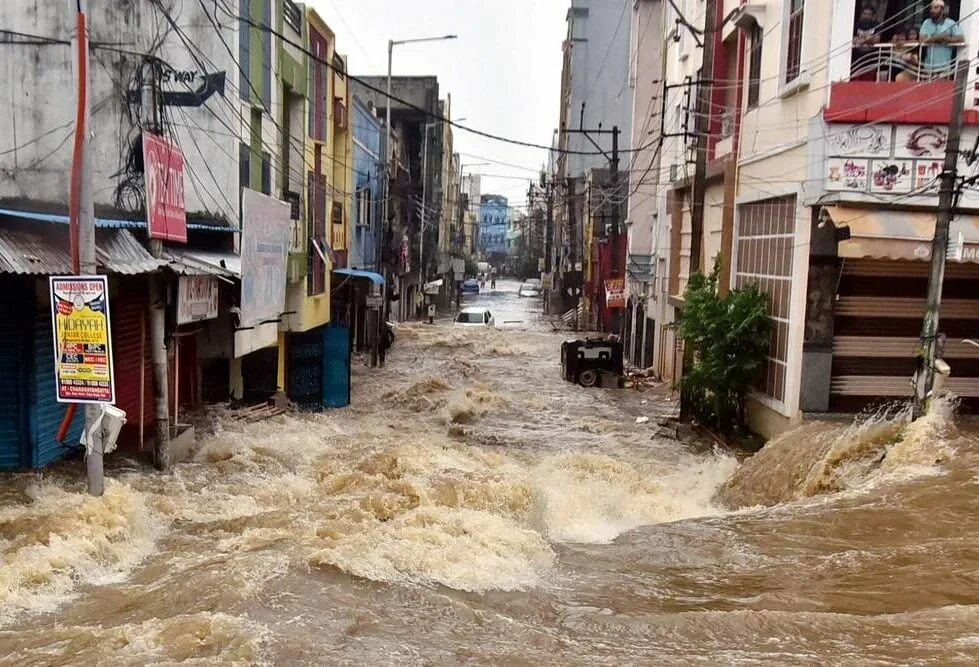 Наводнение. Ноябрь 2000 года австралия наводнение. Наводнение 1770 бразилия. Бразилия, штат сан-пауло стихийные бедствия климат. Наводнения в малайзии декабрь 2022.