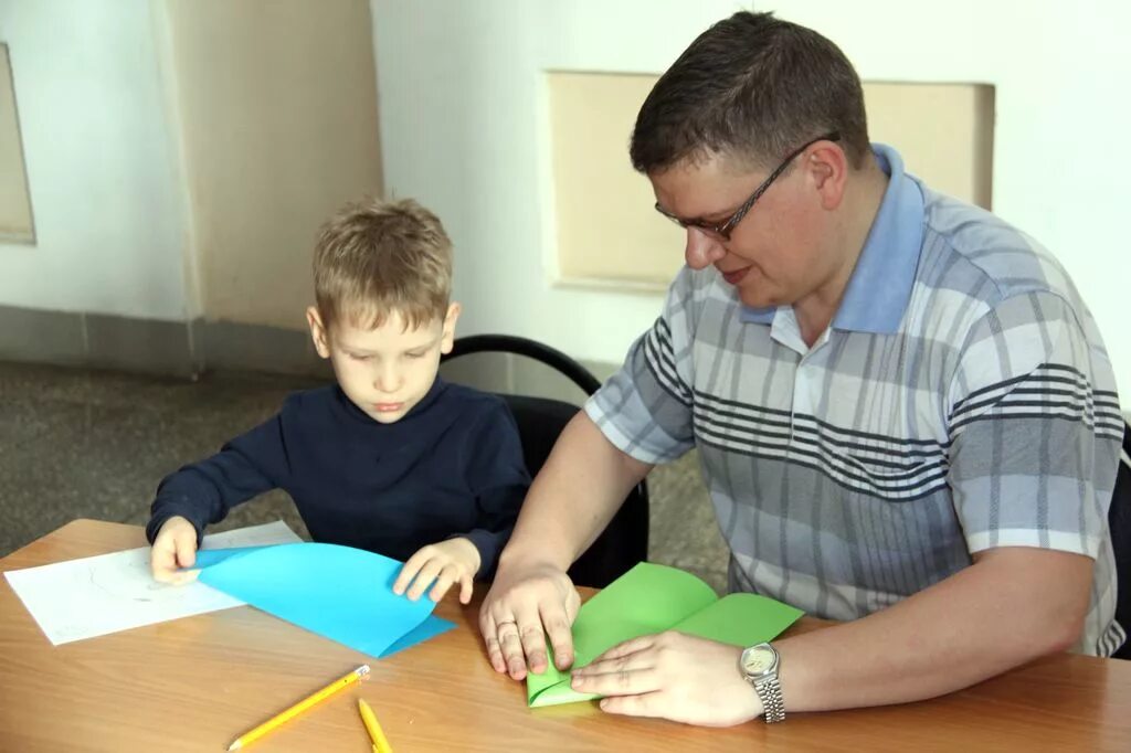 Конкурс отцов и детей. Конкурсы на день отца в школе для детей. конкурсы с папами в детском саду. вместе с папой конкурс. конкурс папа может.