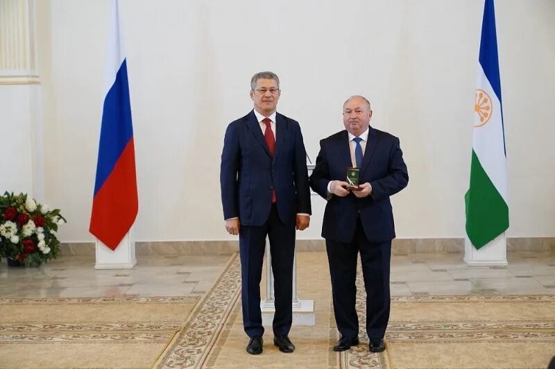 Хабиров вручил награды