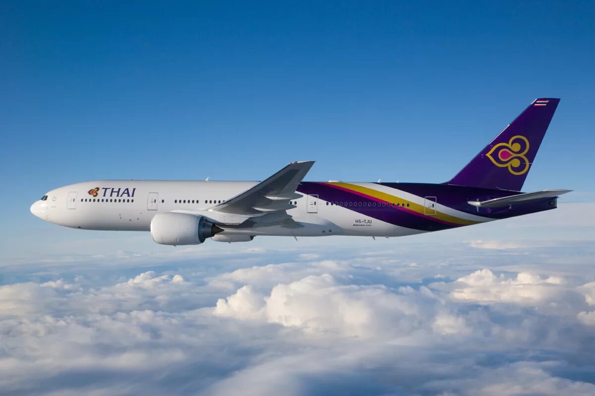 Авиакомпании бангкока. Авиакомпания Thai Airways. Ливрея авиакомпании Thai Airways. Thai Airways самолеты. Авиакомпания Thai Airways Пхукет Бангкок самолеты.