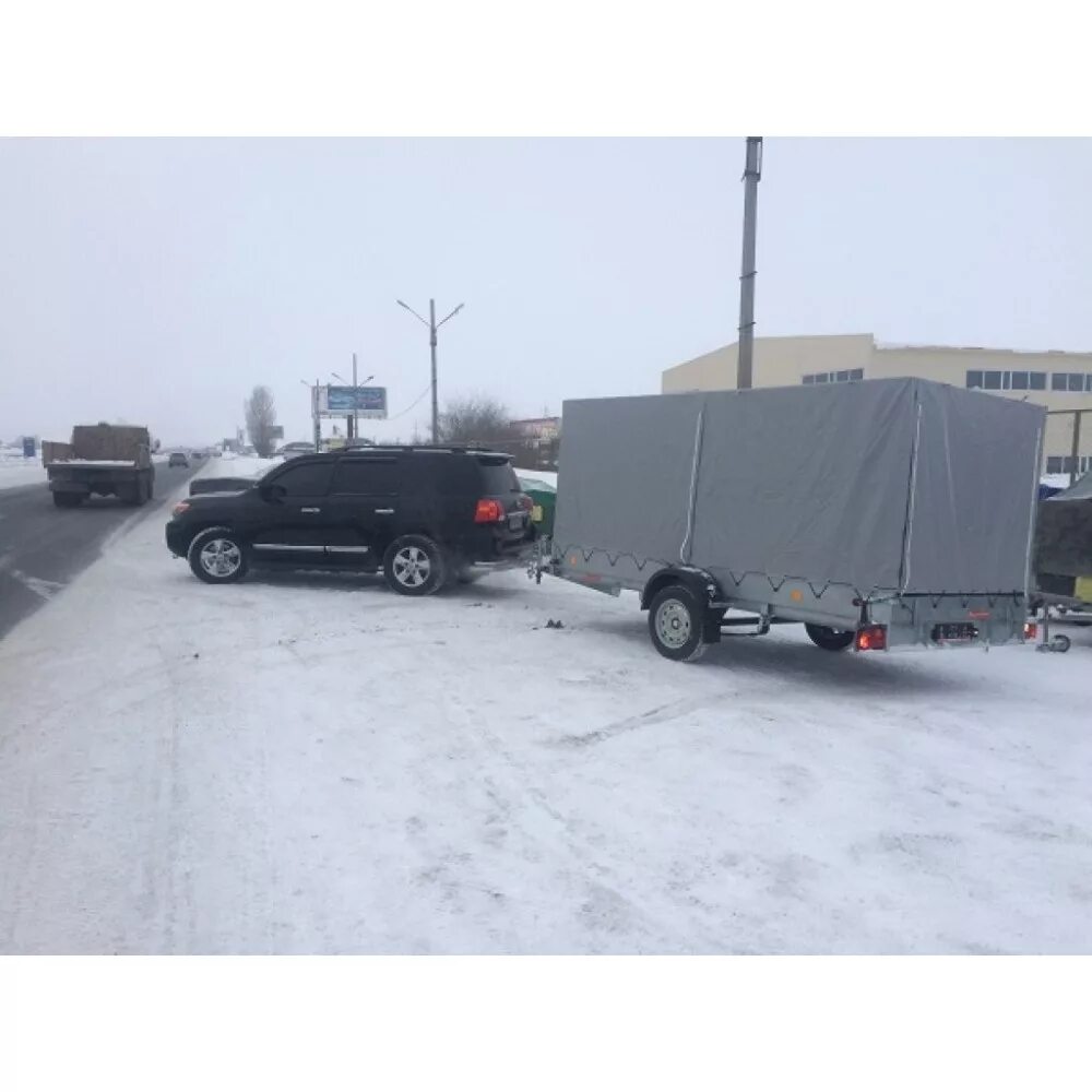 Порожнему прицепу тягач сообщает