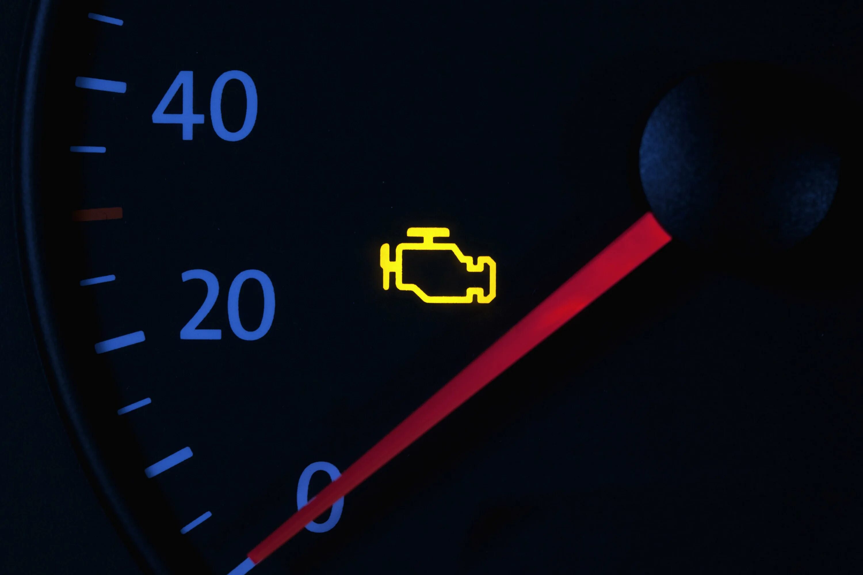 Горит индикатор неисправность двигателя. Check engine на панели приборов. лампочка двигателя на панели.