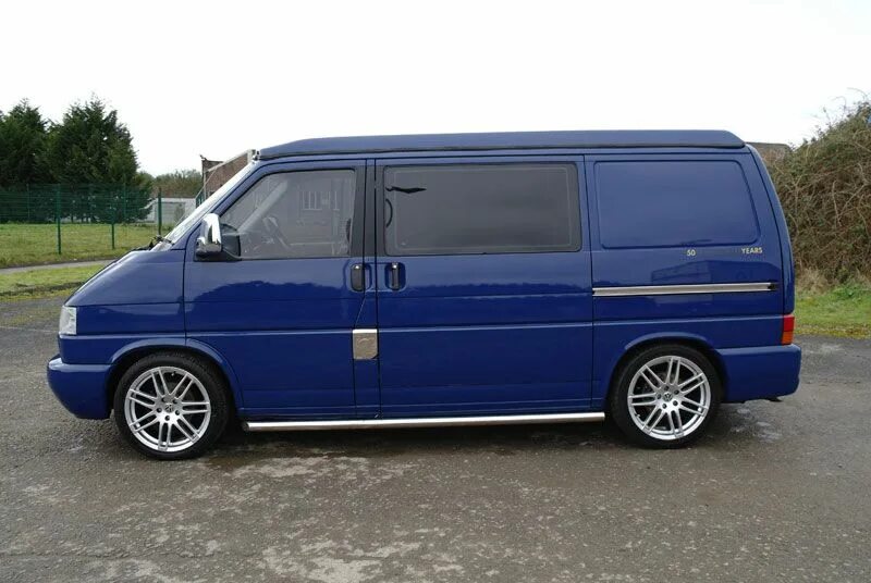 Фольксваген т4 б у. Фольксваген т4 синий. Volkswagen Transporter t4 синий. VW t4 van. Volkswagen t4 1999.