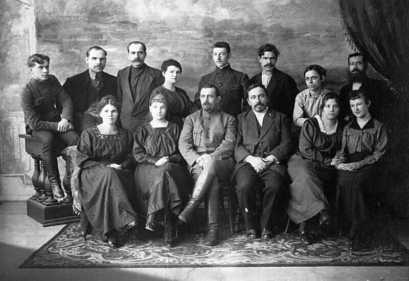 Уездный комитет. Комитеты 1917. Земельные комитеты 1917. Продовольственные комитеты 1917\. Главный земельный комитет 1917.