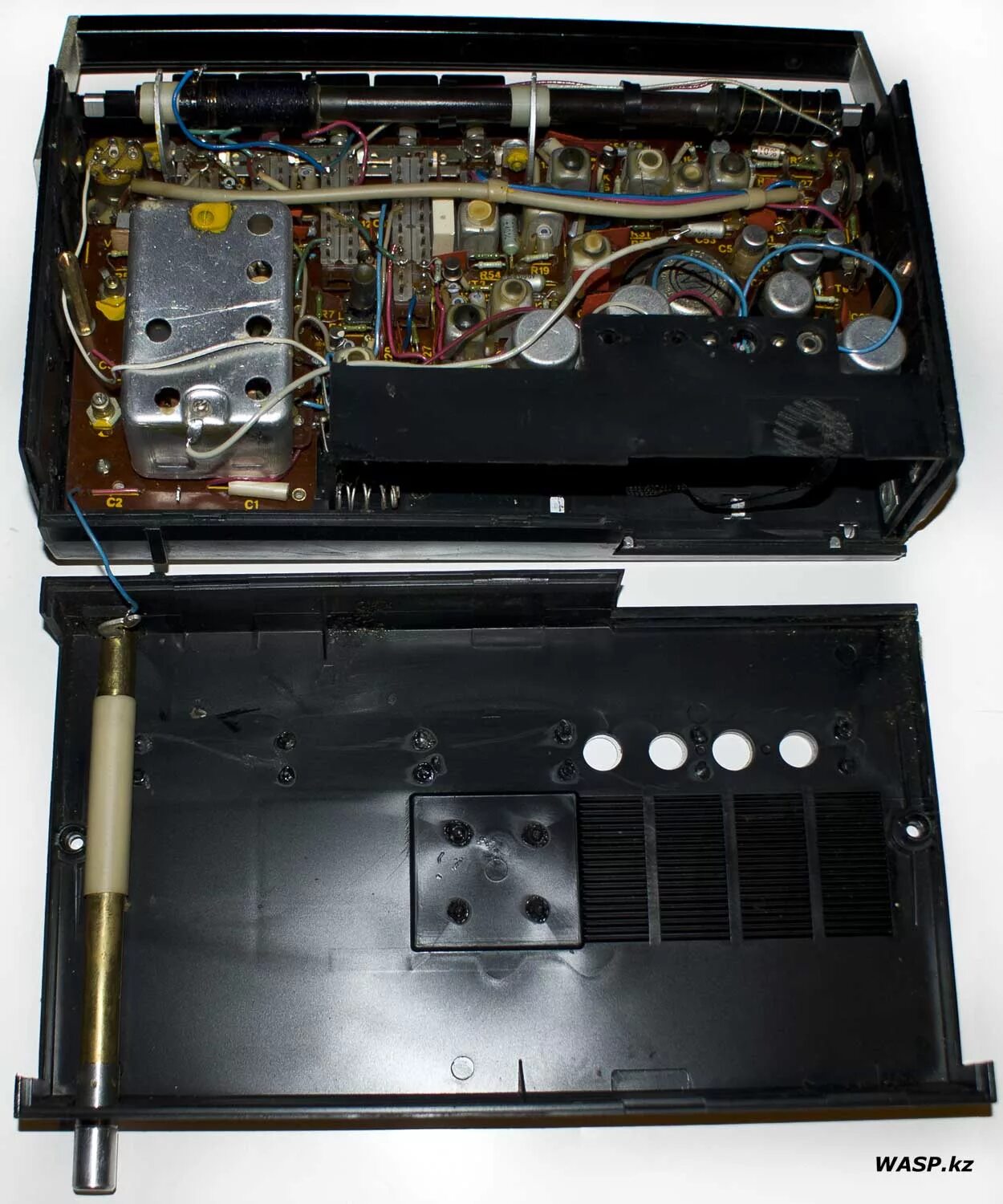 Как разобрать приемник. Радиоприёмник "сокол-308" экспортный. Как разобрать приемник. Радиоприёмник блюз рп-203а. Радиоприемник селга 404.