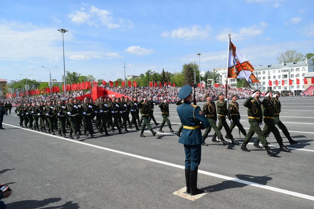 В каких городах состоится парад. Парад победы в киеве 2010. парад самара. самара парад 2014. цво парад.
