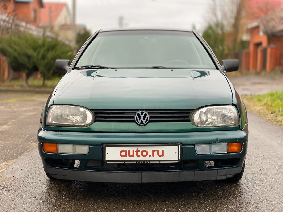 Volkswagen 1995. Golf 3 Green. Фольксваген гольф 3 зеленый. Гольф 3 зеленый металлик. Golf 3 салатовый.