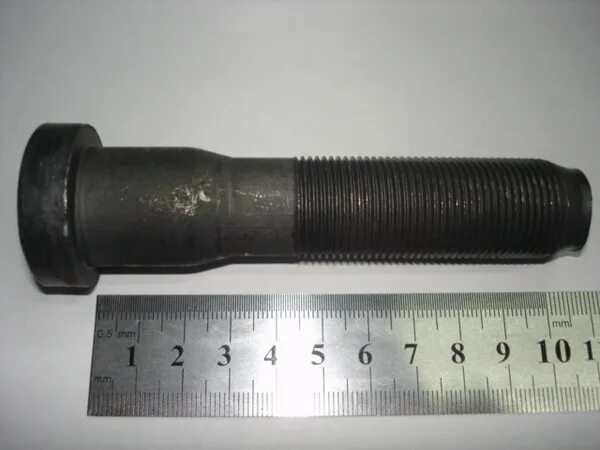Шпилька колеса евро. Шпилька колеса камаз 6580. Болт колесный м22*1,5*79. Болт ступицы камаз 43118. Шпилька колесная камаз 43118.