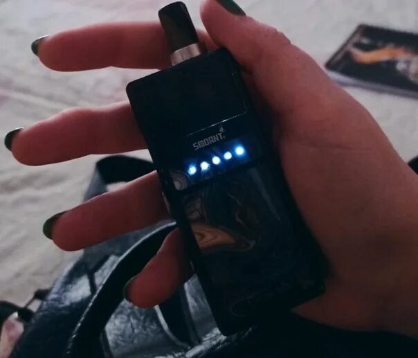 Пасито мини мигает красным 3 раза. Пасито 2. зарядка для pasito 1. пасито 1 разъем зарядки. пасито 2 зарядка.