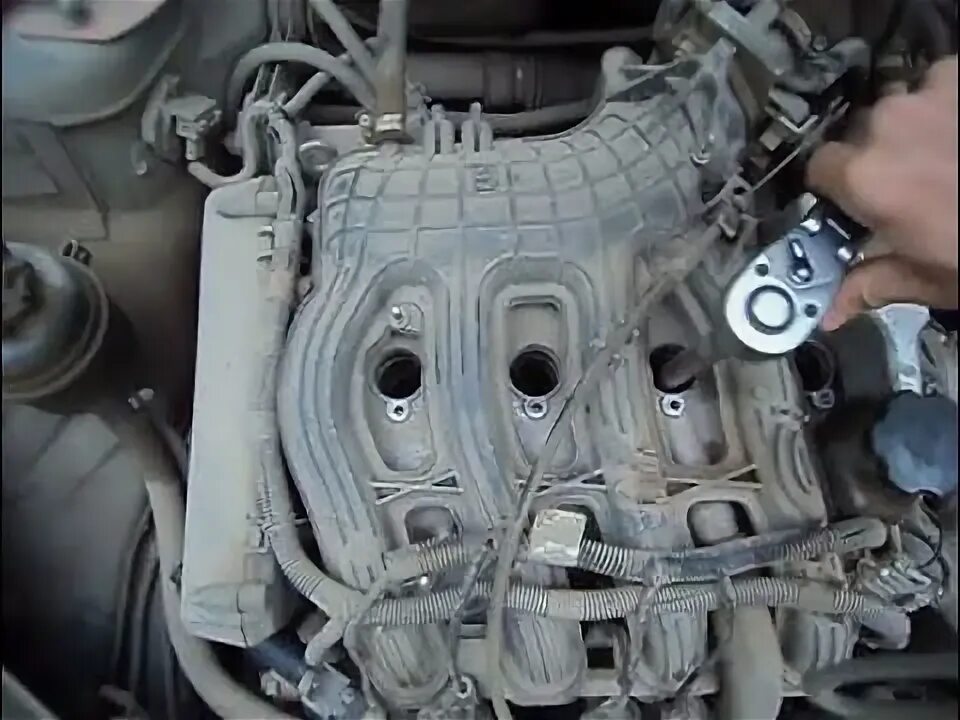 Как снять свечи на приоре Троит двигатель или выявление поломки Lada Приора седан, 1,6 л, 2007 года свои