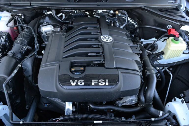 Volkswagen touareg моторы. Фольксваген Туарег 3.6 бензин. Фольксваген Туарег в6 дизель. Двигатель Туарег 1 3.2. Фольксваген Туарег v6 3.2.