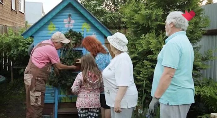 Огородных девиц с тетей таней. Огородный инспектор тетя таня. городныйинспектар тетитани. огородный инспектор татьяна кудряшова. институт огородных тетя таня.