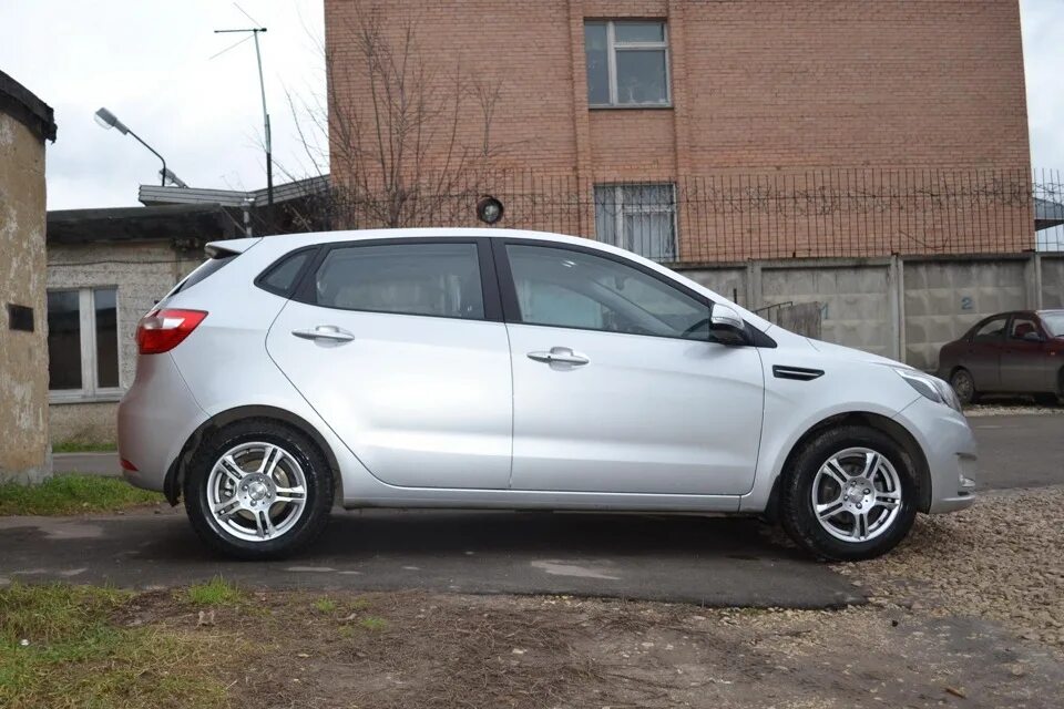 Скад форвард Kia Rio 4. Скад Стар r15 4x100. Скад Дели r15 Киа Рио. Skad City Киа Рио.