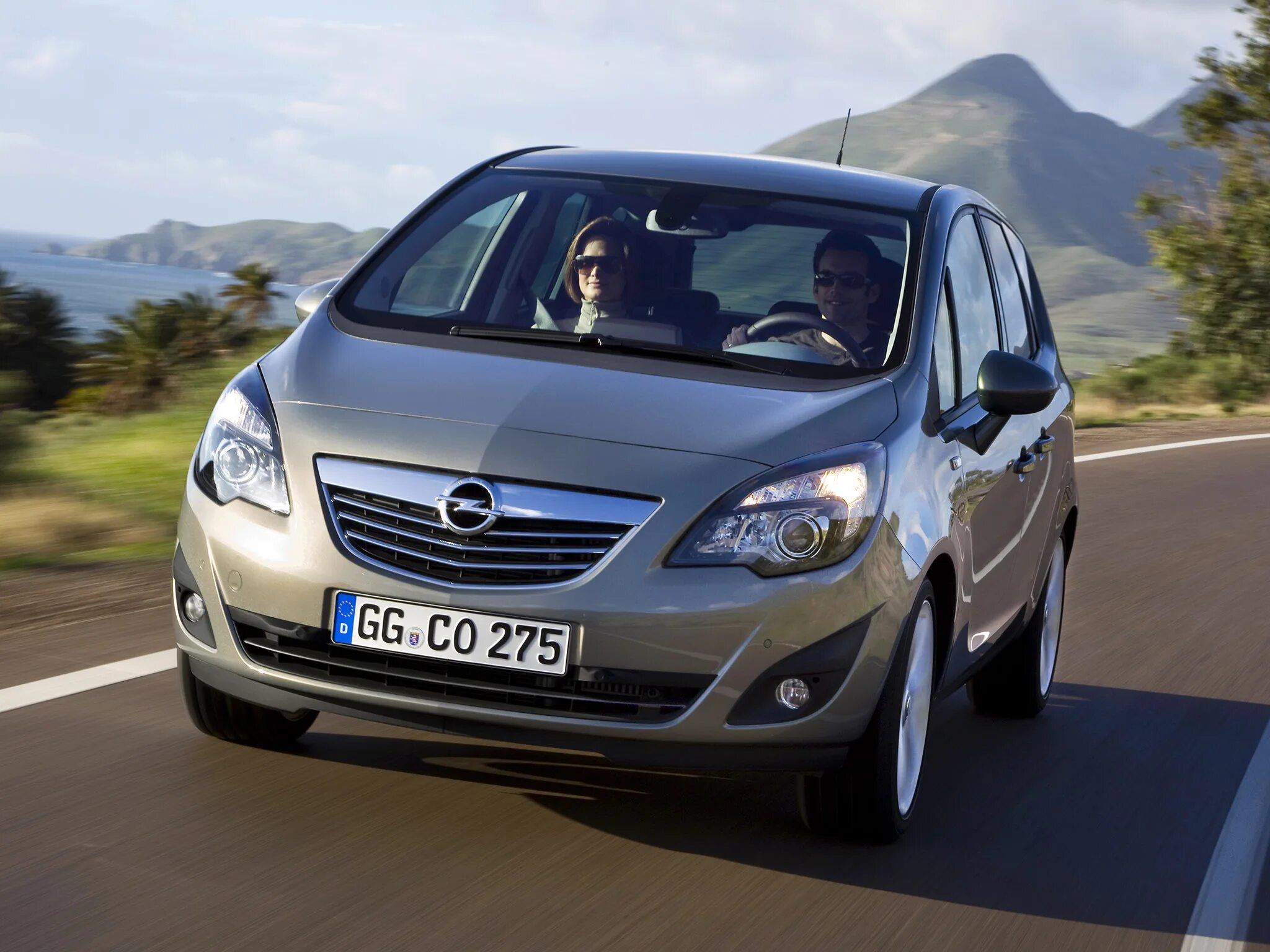 Опель 1.3 отзывы. Опель Мерива 2010. Opel Meriva 1.4. Opel Meriva a 1.3 CDTI. Опель Мерива 2013.