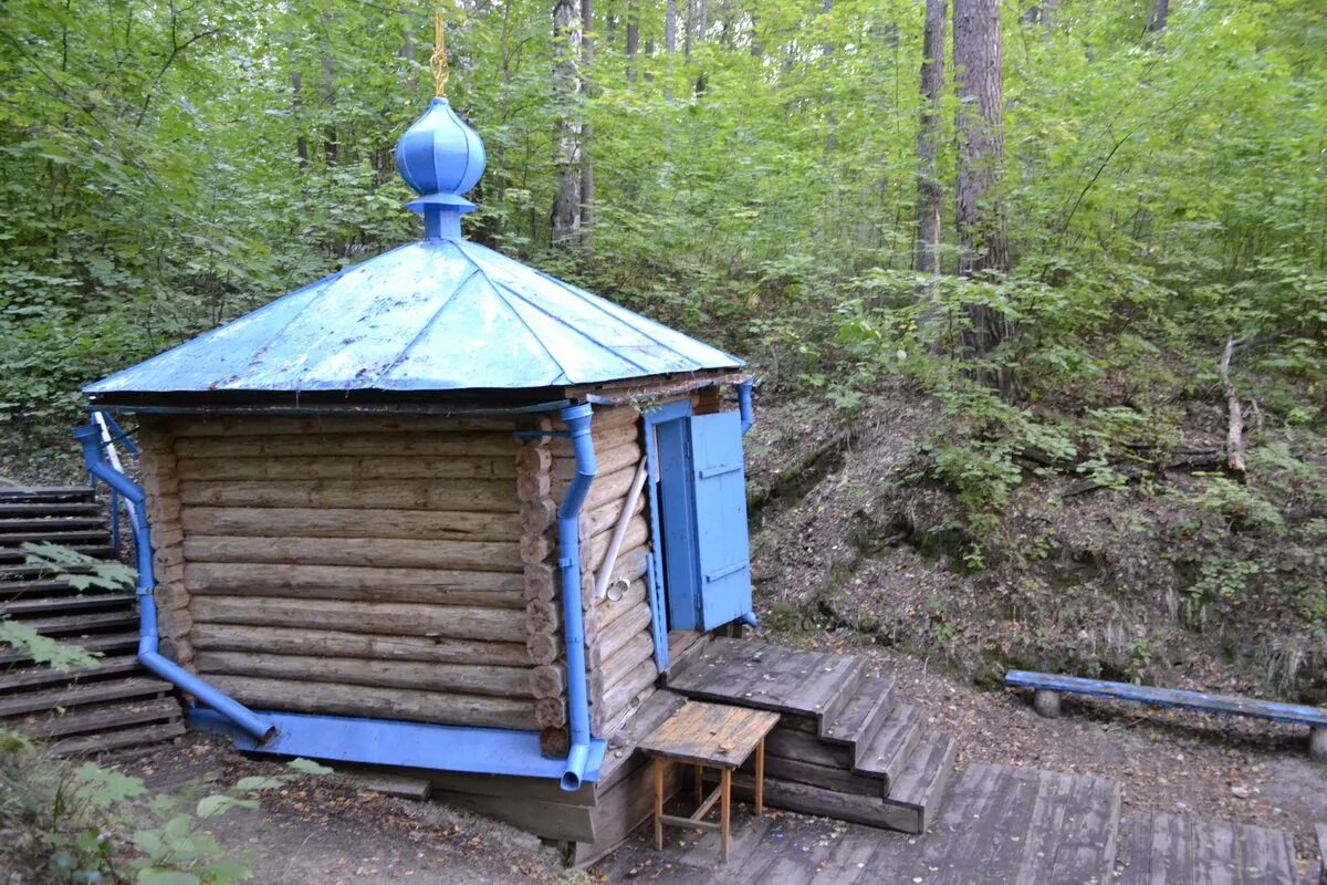 Православный родник. Родник в Пензенской области. Купель, Святой источник Иверской иконы Божией матери город Калуга. Пенза Соловцовка купель. Святой Родник, Ждамирово.