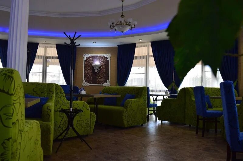 Ресторан "наше кафе" в городе краматорск сотрудники. Парк кафе славянск. Парк кафе славянск-на-кубани. Парк кафе славянск. Парк кафе славянск на кубани официальный сайт.