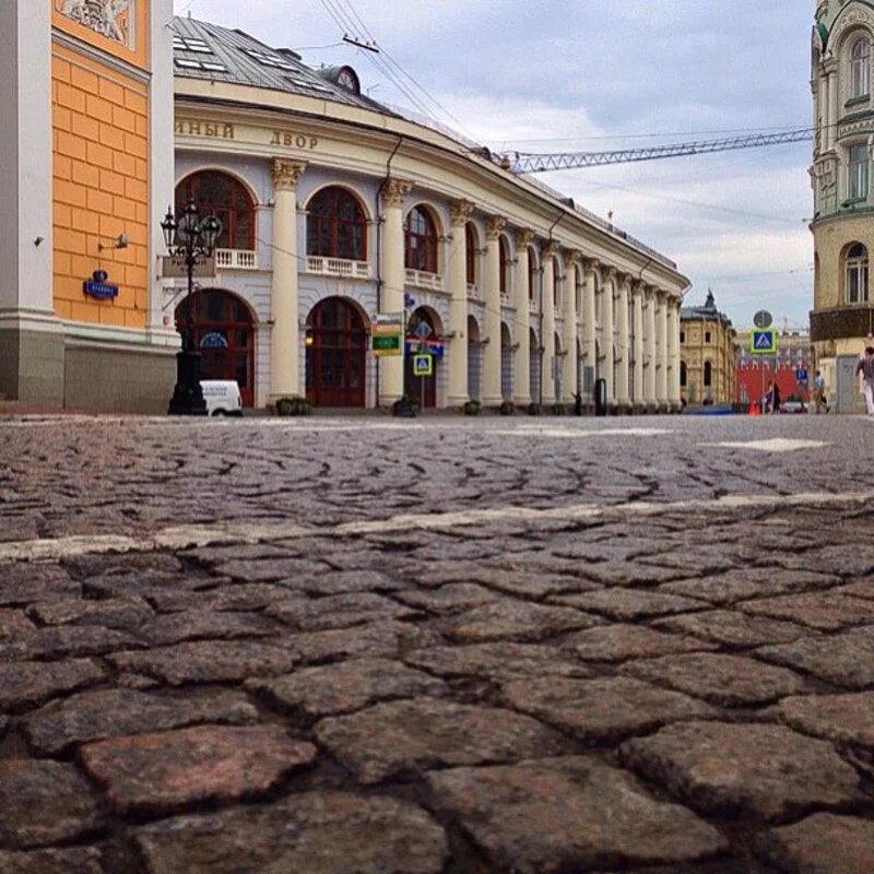 Гостиный двор современные. Гостиный двор Москва улица Ильинка. Ильинка 4 Гостиный двор. Гостиный двор на Китай городе в Москве. Москва улица Ильинка 4.