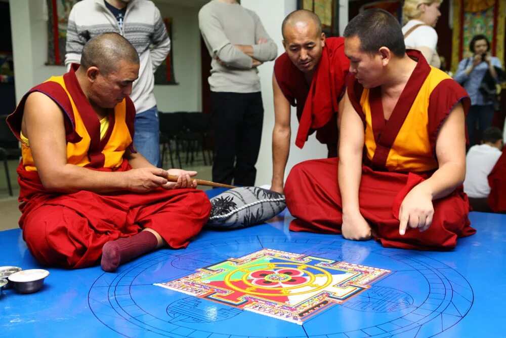 играй монах. монахи футбол. монах в красном. китай шаолинь монастырь арт.